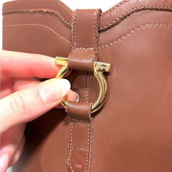 Salvatore Ferragamo Fersea Cognac Brown Leather Gold Logo Riding Boots Size 8 - Picture 4 of 13